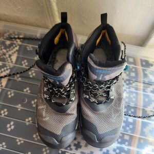 Keen women's 1027197 Nxis Evo waterproof boots.